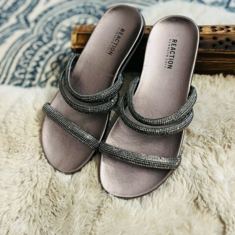 Kenneth Cole Silver Reaction Slim Shotz Flats size 7